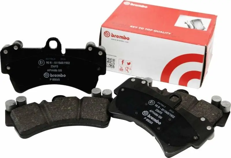 Brembo Front Ceramic Brake Pads — Premium Nao Compound, Oe-Equivalent Fit For 2015–2020 Ford Mustang 1